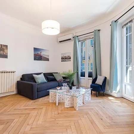 Feel - Foch 28 Apartman